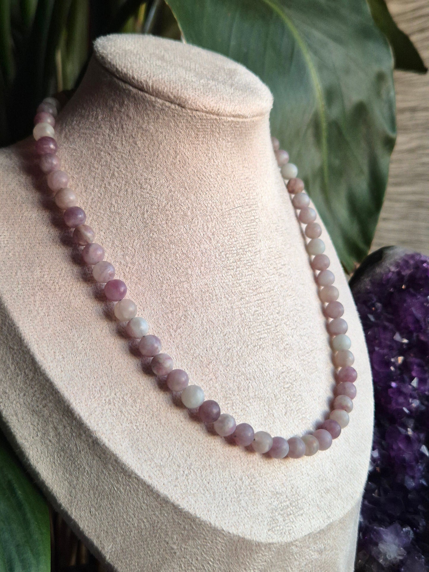 Lepidolith Kette Soft Bloom