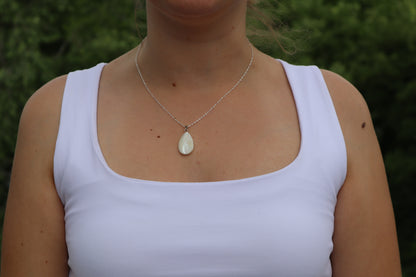Perlmuttanhänger mit Kette